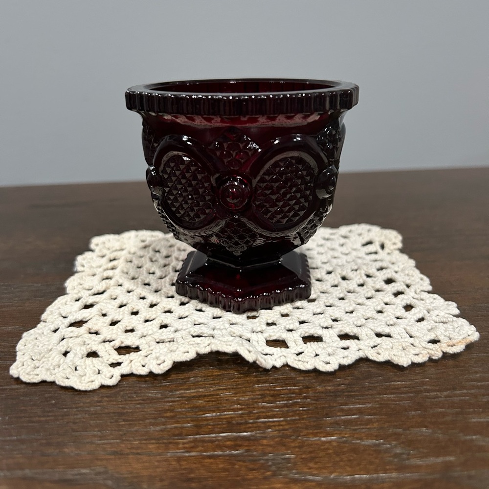 Avon Cape Cod - Ruby Red Glass Open Sugar Bowl - Picture 4 of 7